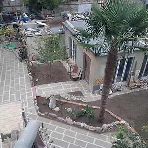 частный дом с садом Тбилиси